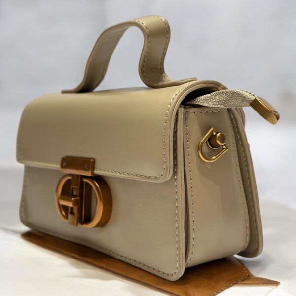 Elegant Leather Handbag with Gold Buckle - Image 12